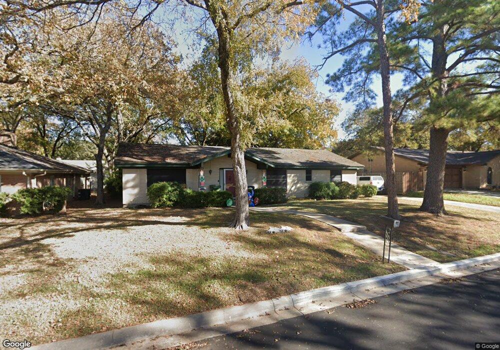 320 Cooper Dr, Hurst, TX 76053 - photo 1