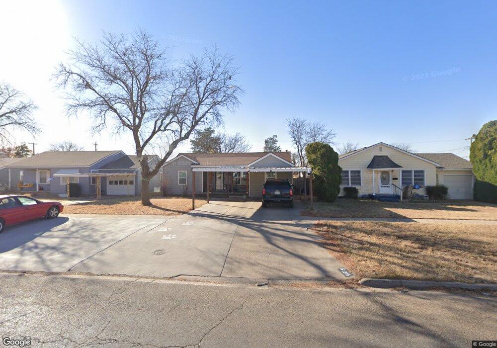 1315 Utica St, Plainview, TX 79072 - photo 1