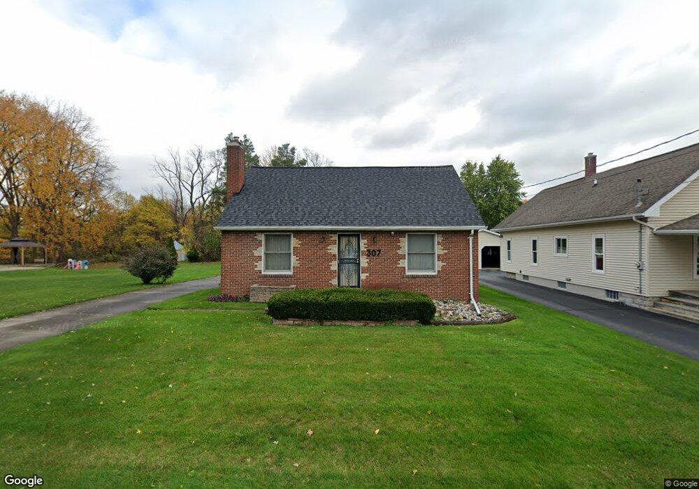 307 Crest St, Lansing, MI 48910 - photo 1