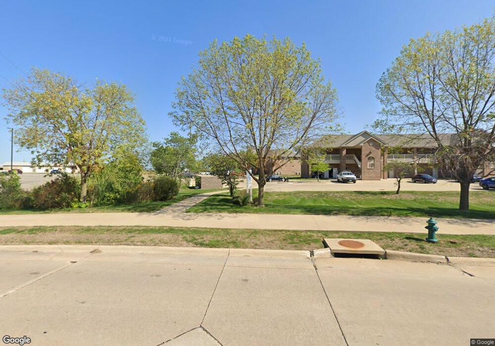 620 Kirkwood Pkwy SW unit 1, Cedar Rapids, IA 52404 - photo 1