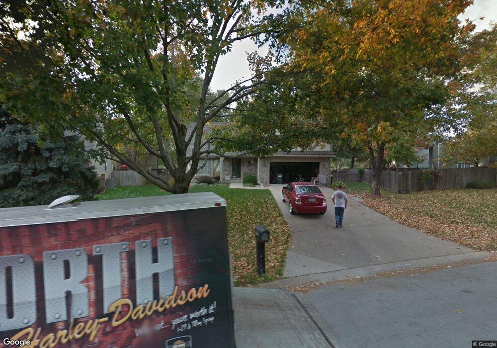 8518 Alden St, Lenexa, KS 66215 - photo 1