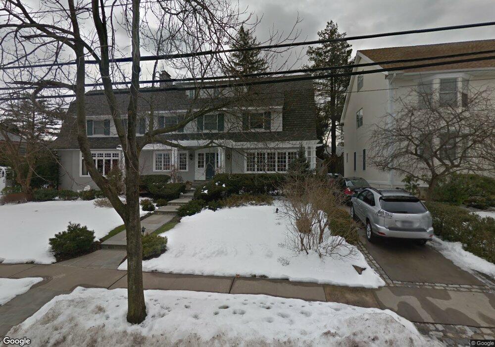 234 Hollywood Ave, Little Neck, NY 11363 - photo 1