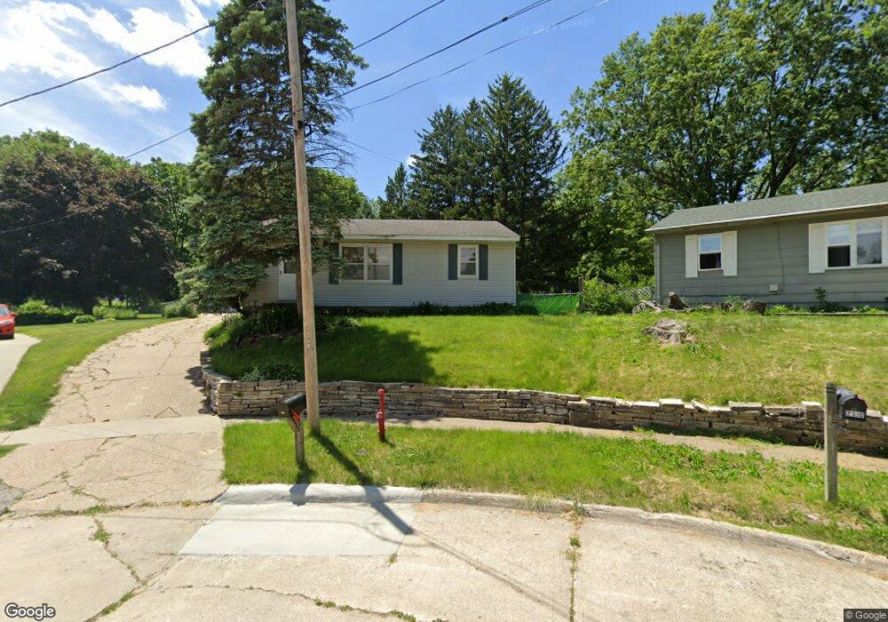 2931 E Seneca Ave, Des Moines, IA 50317 - photo 1