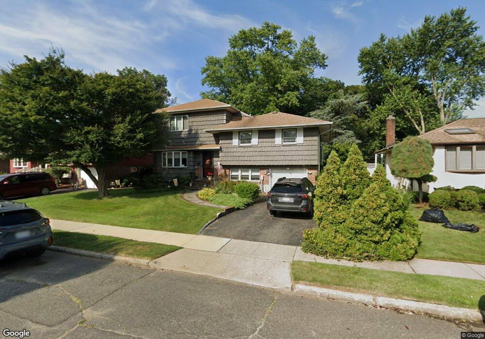 22 Shelly Ln, Bethpage, NY 11714 - photo 1