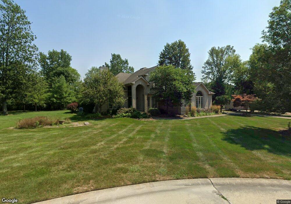 23768 Cadillac Ct, Grosse Ile, MI 48138 - photo 1