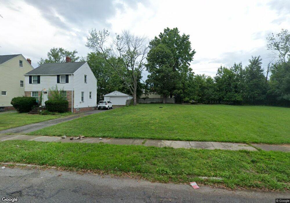 21001 Hillgrove Ave, Maple Heights, OH 44137 - photo 1