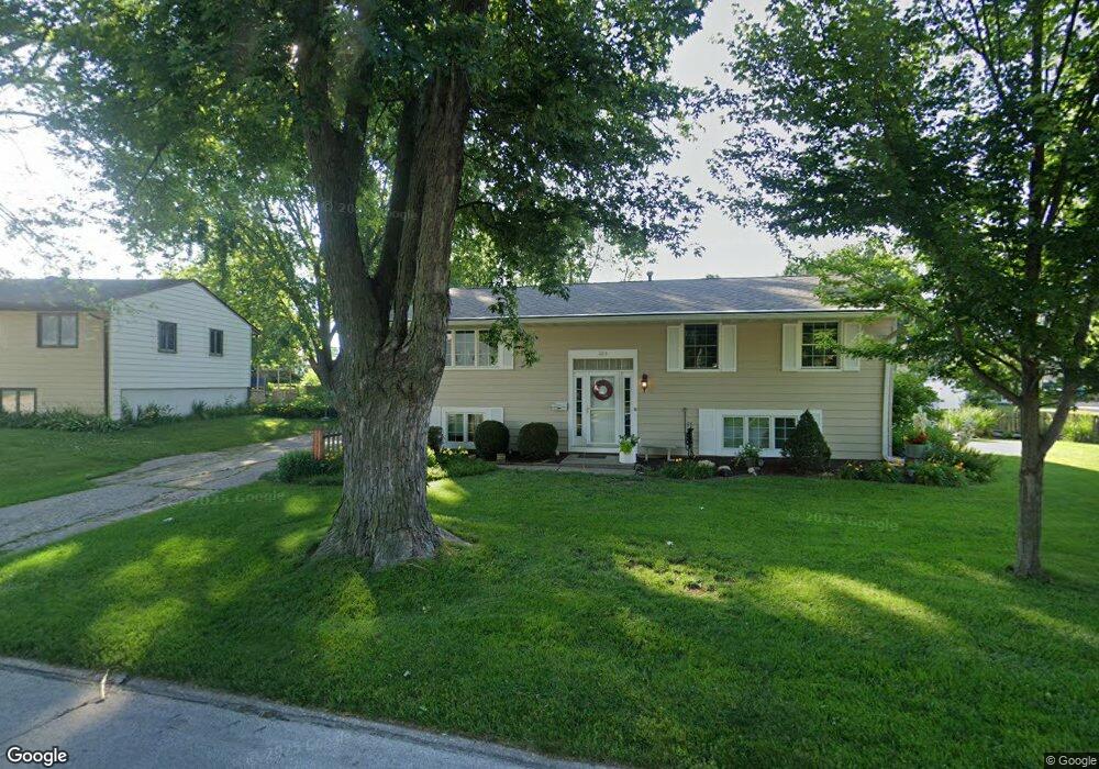 3213 Clover Hills Dr, Bettendorf, IA 52722 - photo 1