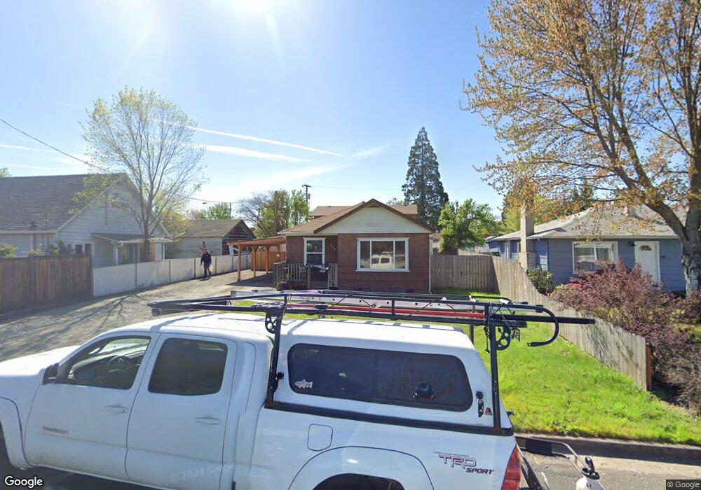 636 Alder St, Central Point, OR 97502 - photo 1