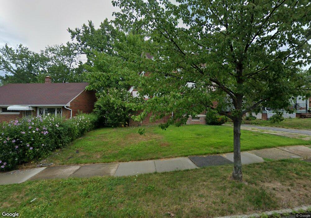 21007 Gardenview Dr, Maple Heights, OH 44137 - photo 1