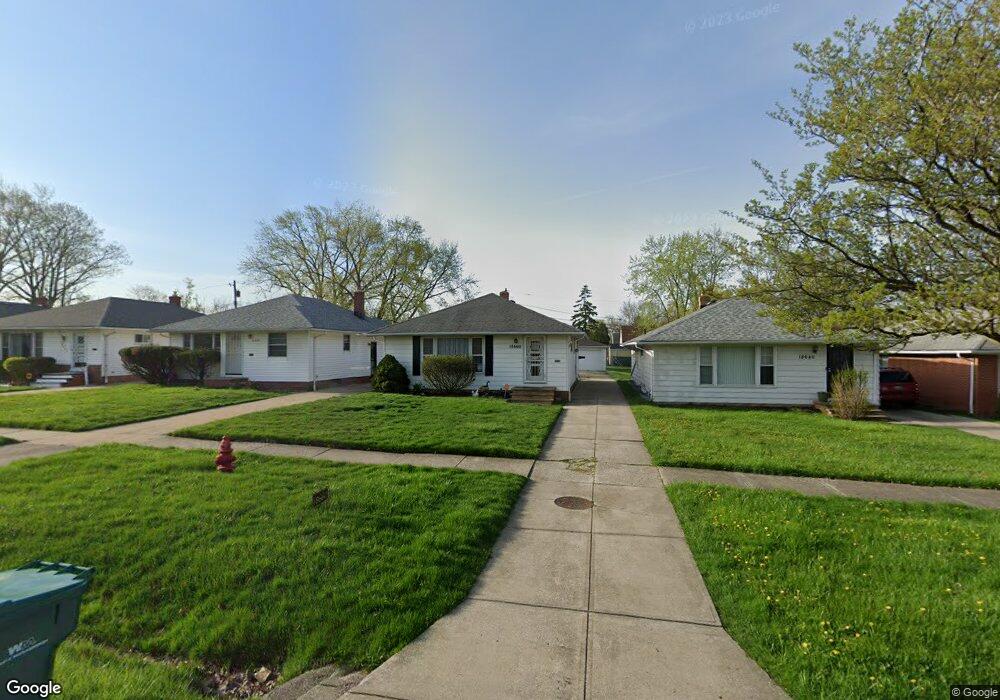 18660 Mccracken Rd, Maple Heights, OH 44137 - photo 1