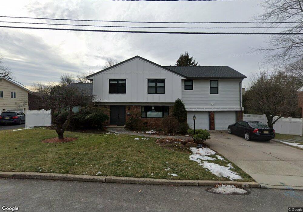 70 N Virginia Ct, Englewood Cliffs, NJ 07632 - photo 1