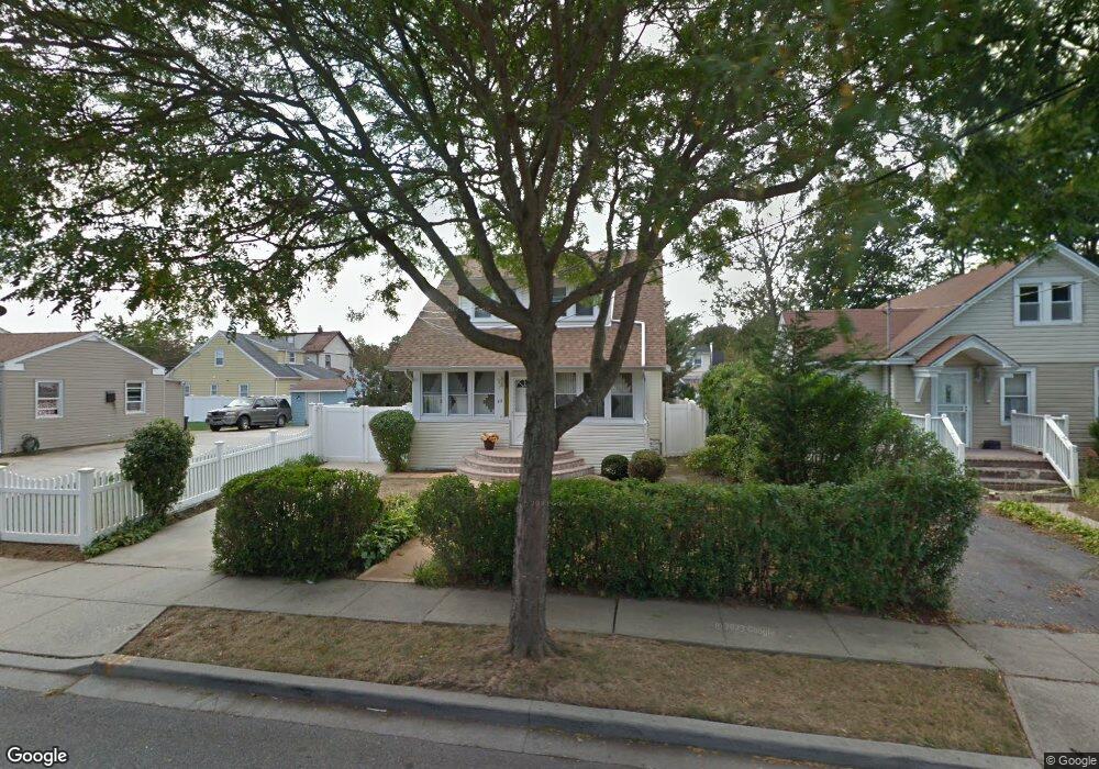 11 Sagamore St, Freeport, NY 11520 - photo 1