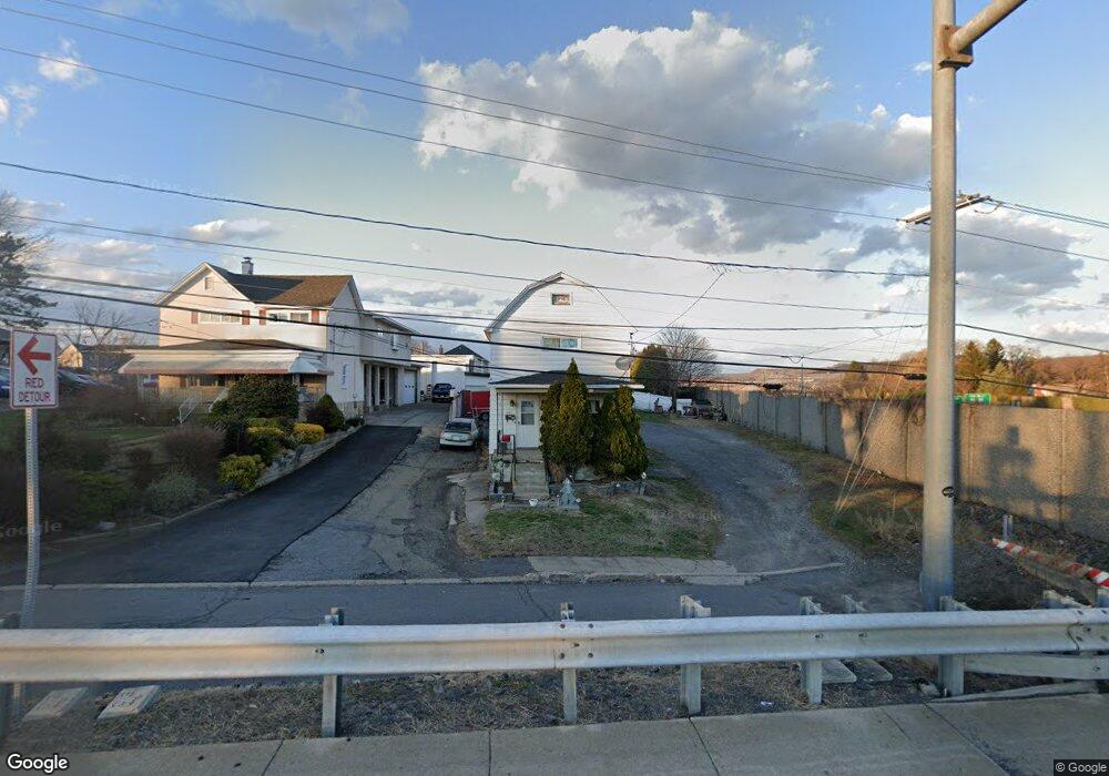 821 E Drinker St, Dunmore, PA 18512 - photo 1