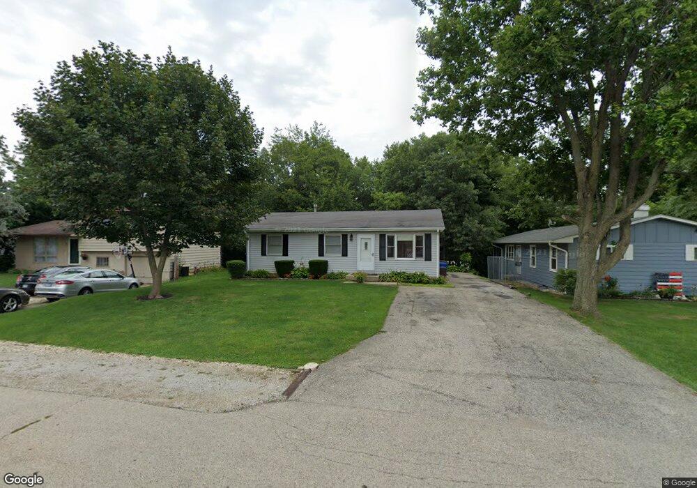 105 Castlewood Dr, Carpentersville, IL 60110 - photo 1