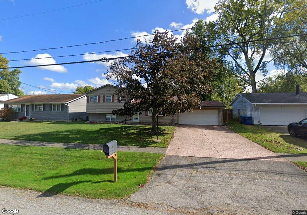 719 Oakwood Ave, Sheffield Lake, OH 44054 - photo 1