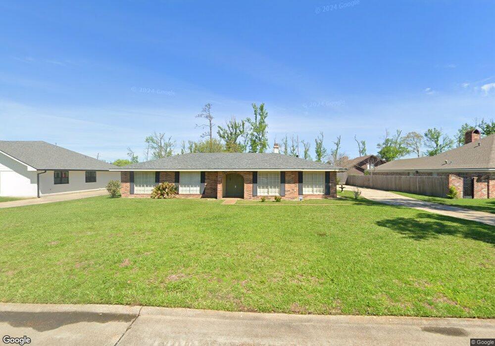 1216 Dumbarton Dr, Lake Charles, LA 70605 - photo 1