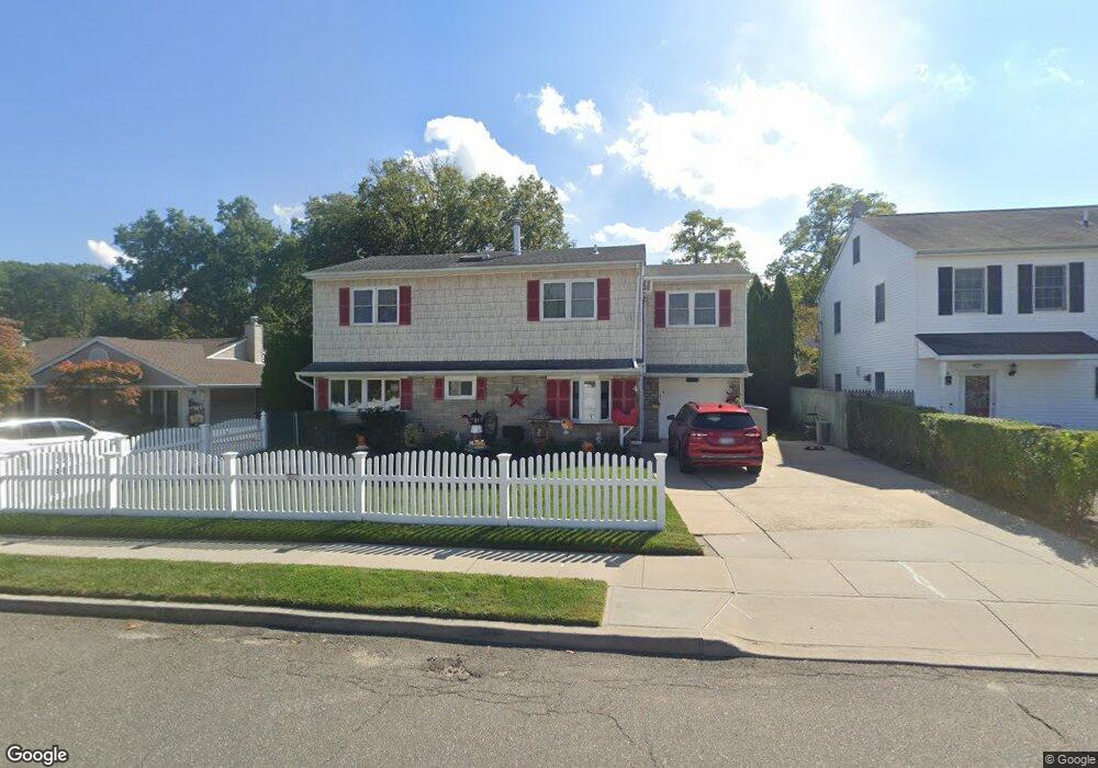 4 Ronan Rd, Glen Cove, NY 11542 - photo 1