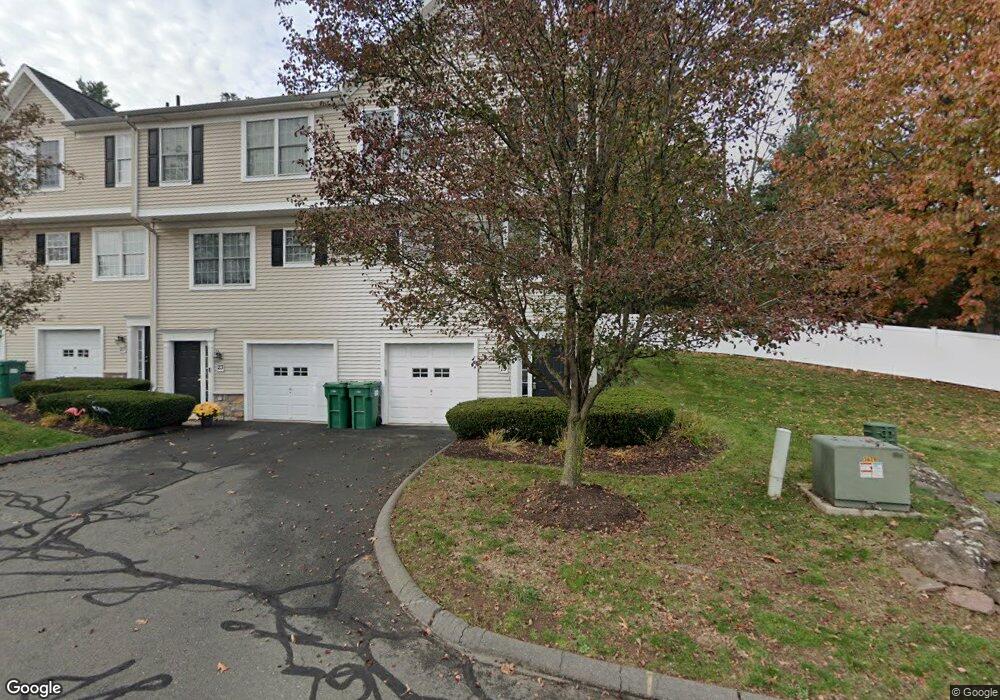 19 Nolan Cir, Manchester, CT 06042 - photo 1