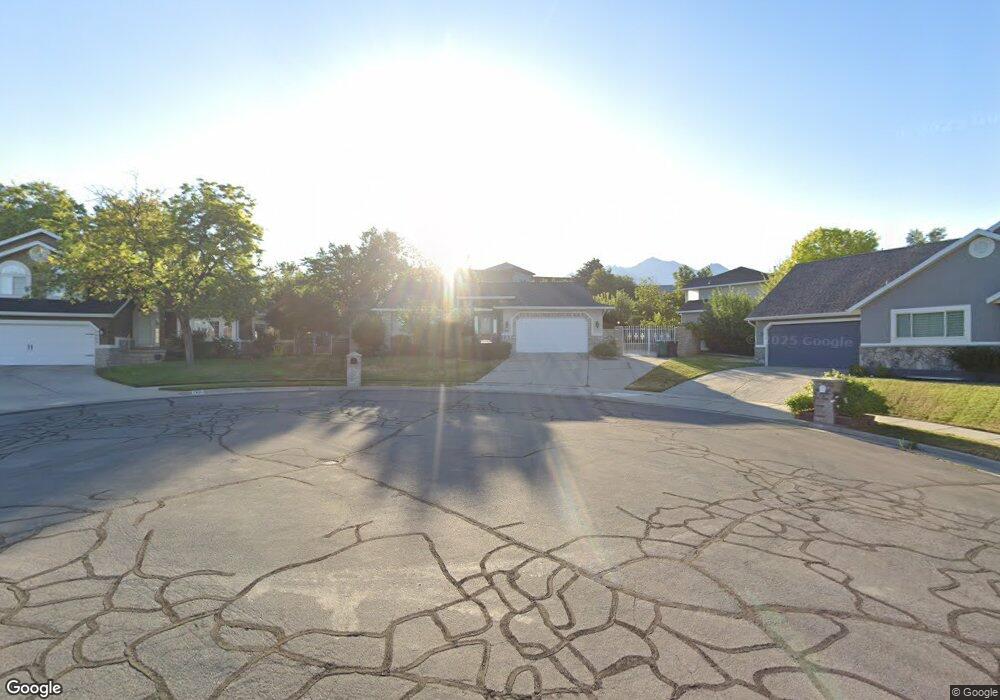 7913 S Twelve Pines Dr, Sandy, UT 84094 - photo 1