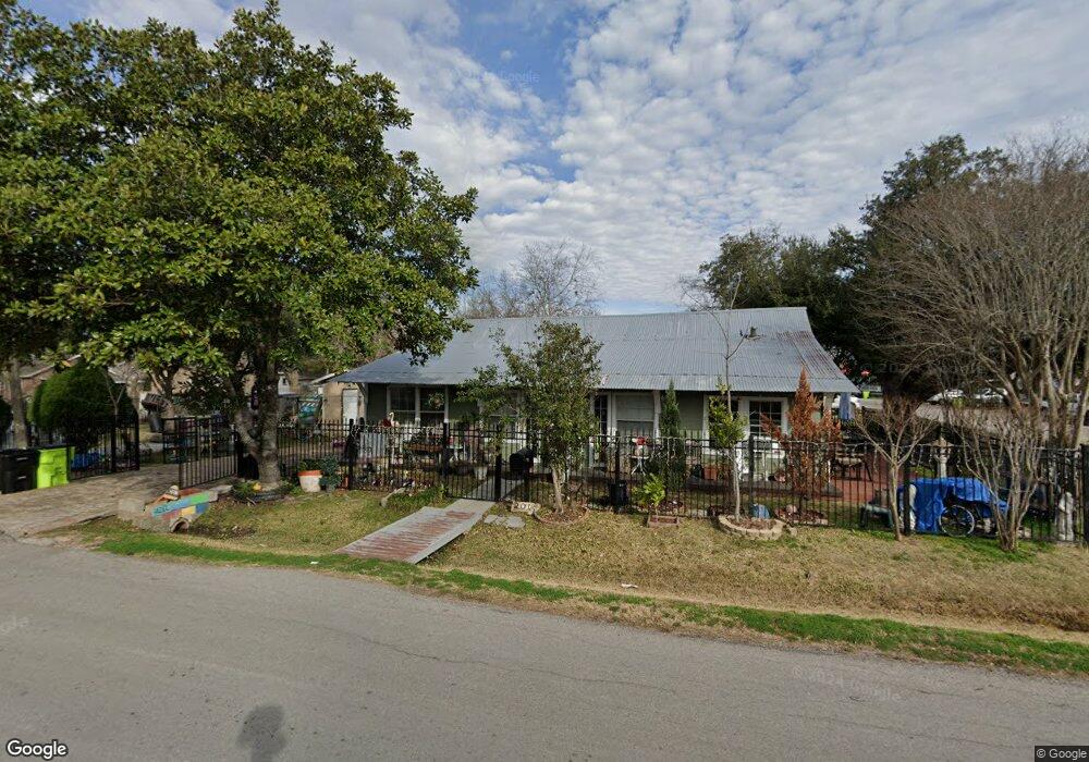 2011 Avenue D, Rosenberg, TX 77471 - photo 1