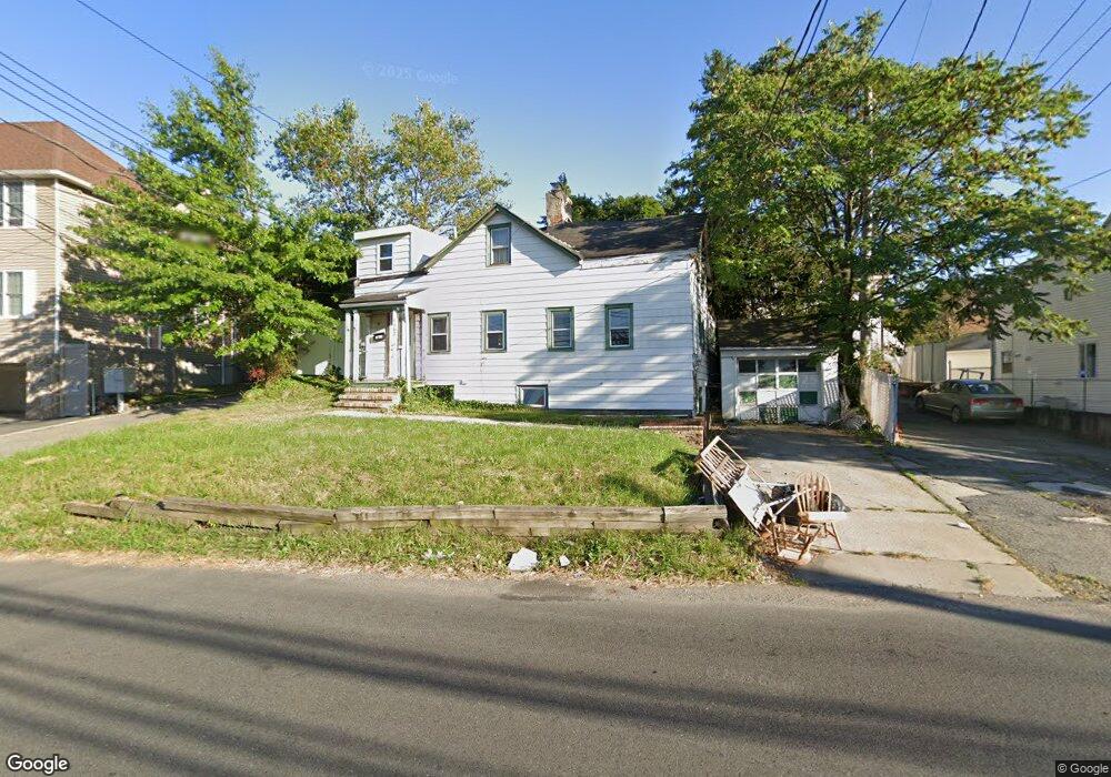 4662 Amboy Rd, Staten Island, NY 10312 - photo 1