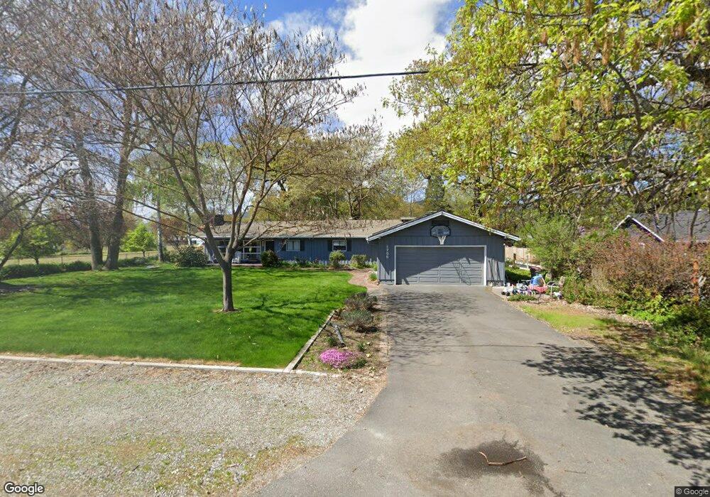 1755 Niedermeyer Dr, Central Point, OR 97502 - photo 1