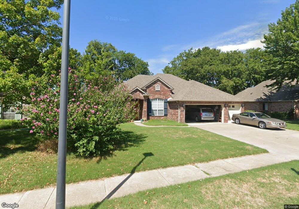 4512 S Sycamore Ave, Broken Arrow, OK 74011 - photo 1