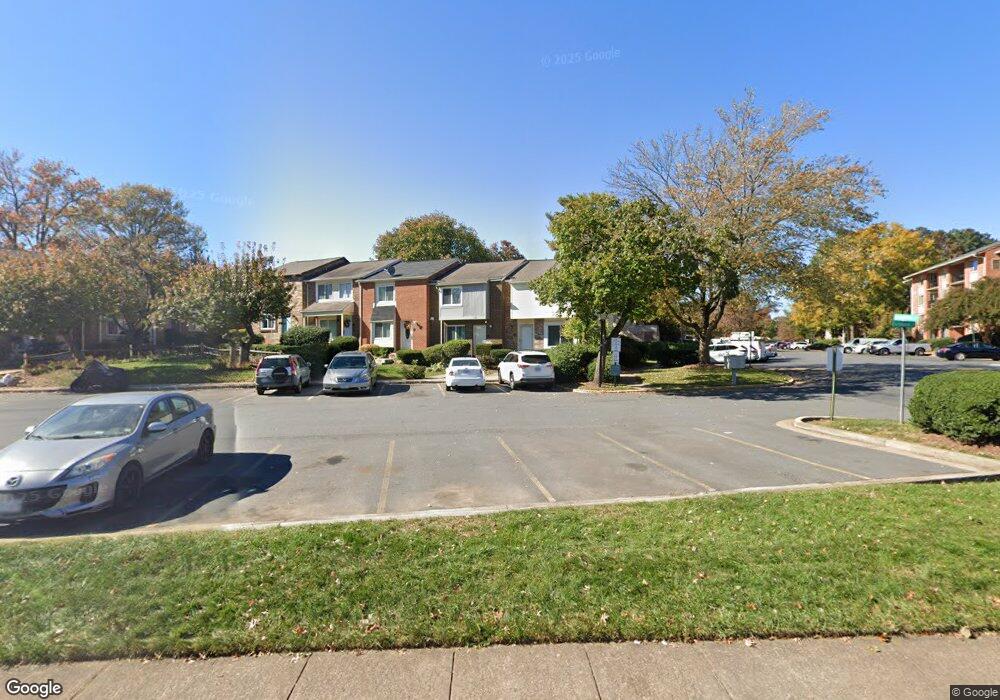 102 Hatenback Ct, Sterling, VA 20164 - photo 1