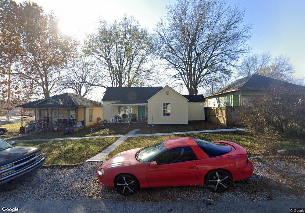 405 W Ragan St, Henryetta, OK 74437 - photo 1