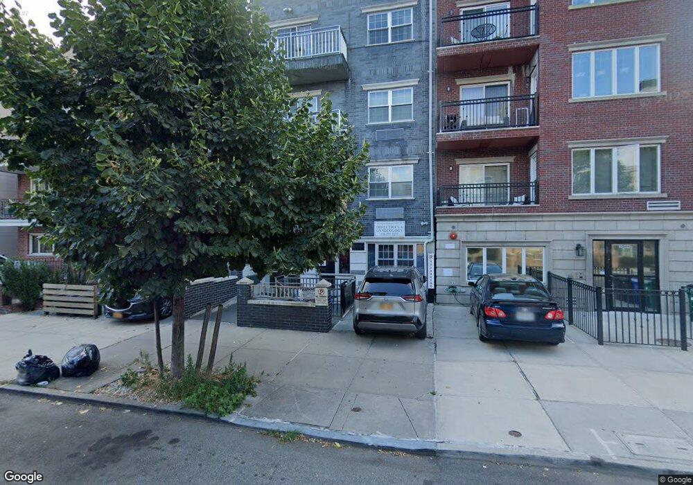 3047 38th St, Long Island City, NY 11103 - photo 1