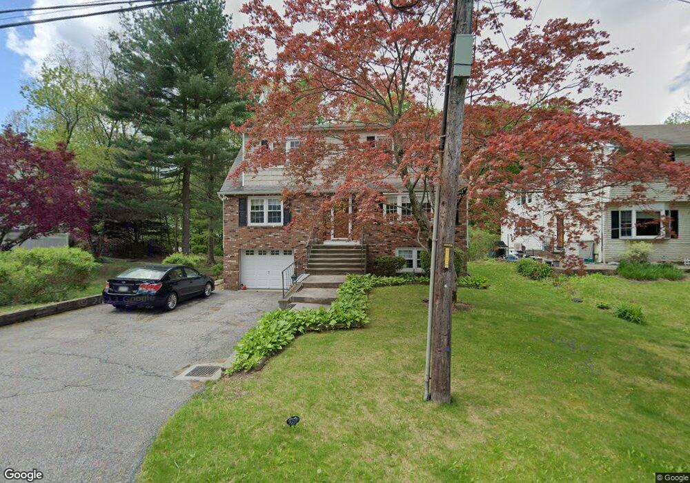 126 Oak Ridge Rd, Pleasantville, NY 10570 - photo 1