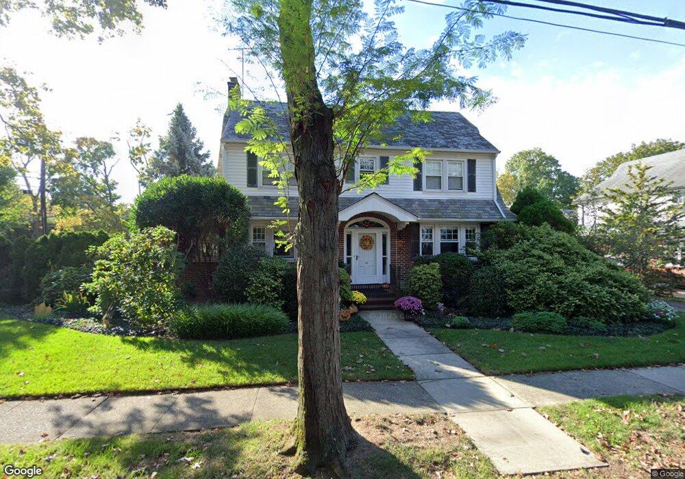 52 Hudson Rd, Floral Park, NY 11001 - photo 1