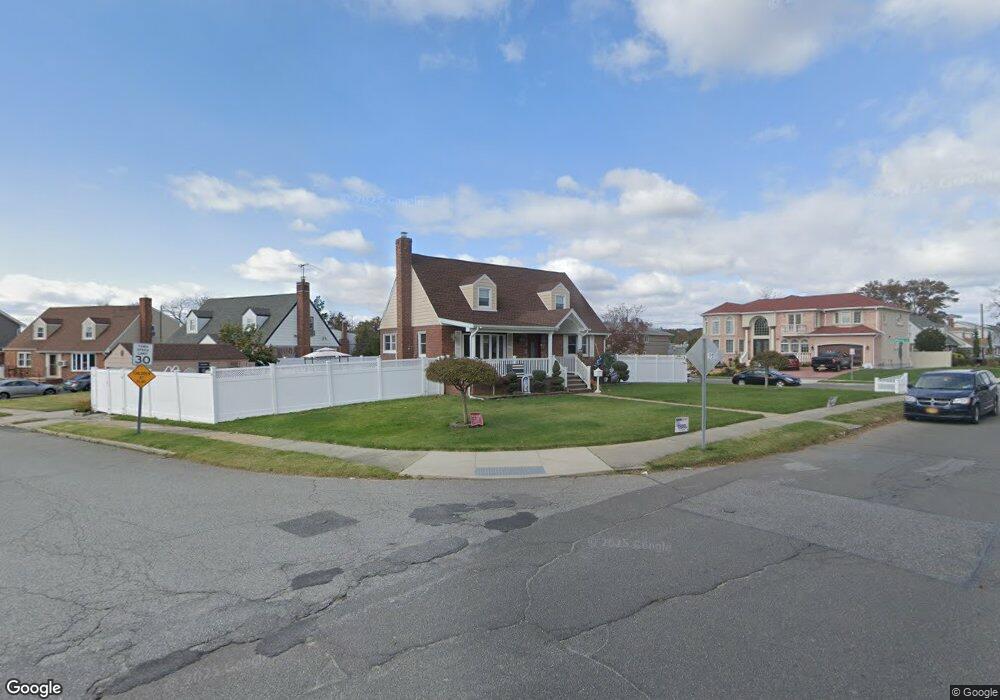 700 Park Ln S unit 70, Franklin Square, NY 11010 - photo 1