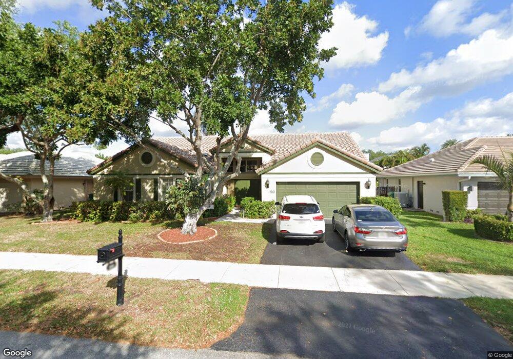 2891 Hidden Hollow Ln, Davie, FL 33328 - photo 1