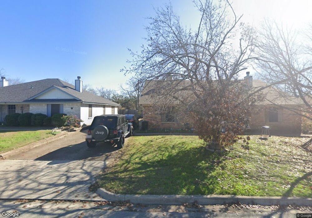 7742 Sable Ln, North Richland Hills, TX 76182 - photo 1