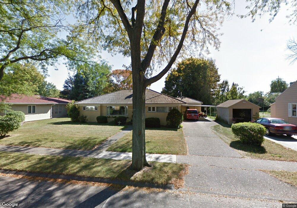 335 E School St, Frankenmuth, MI 48734 - photo 1