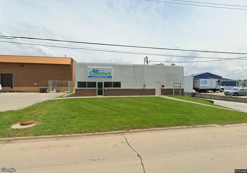 2727 12th St SW, Cedar Rapids, IA 52404 - photo 1