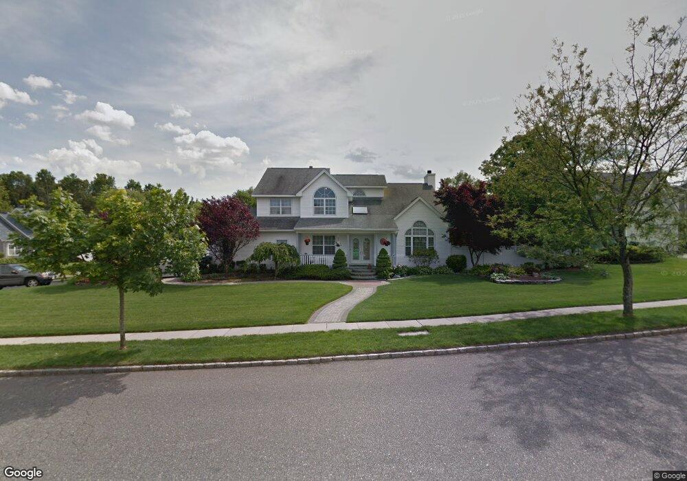 2 Silver Pond Cir, ComMacK, NY 11725 - photo 1