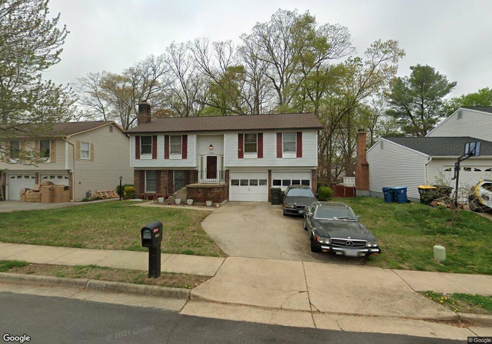 7602 Fallswood Way, Lorton, VA 22079 - photo 1