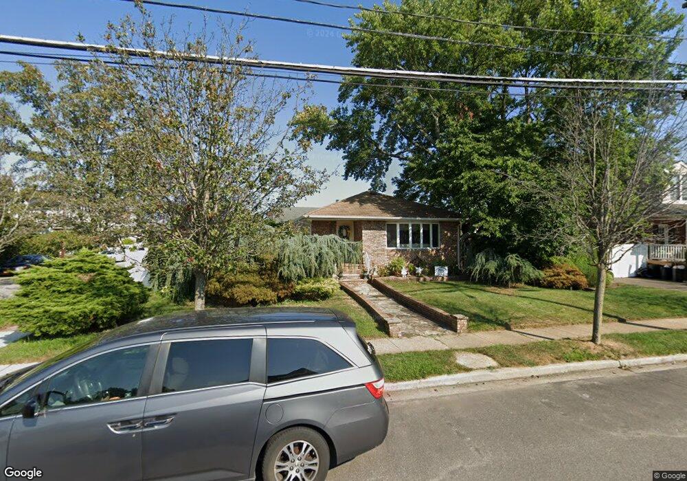 31 Scherer Blvd, Franklin Square, NY 11010 - photo 1