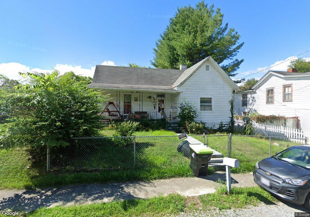 533 1st St SW, Pulaski, VA 24301 - photo 1