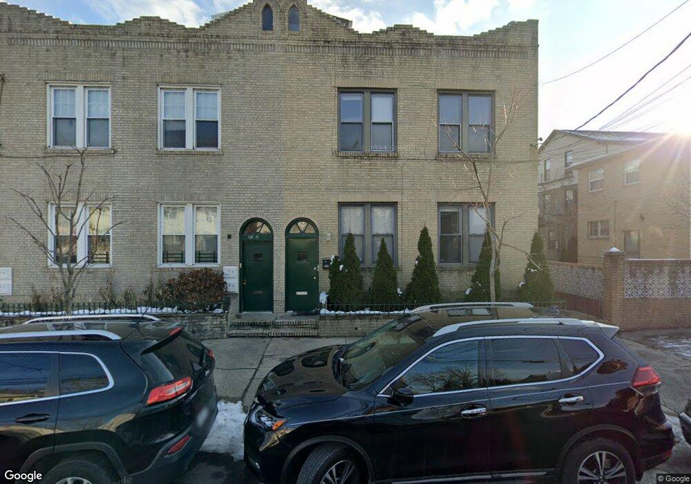 16412 77th Rd unit 4, Fresh Meadows, NY 11366 - photo 1