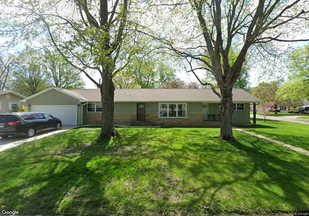 195 Southgate St, Lincoln, IL 62656 - photo 1