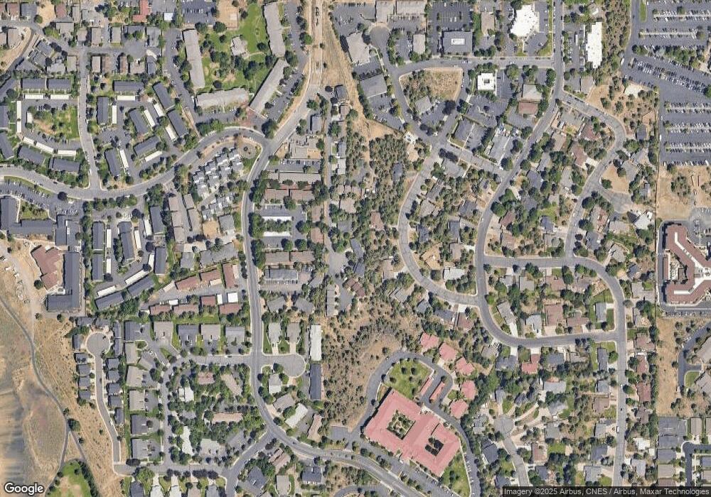 1296 NE Whisper Ridge Dr, Bend, OR 97701 - photo 1