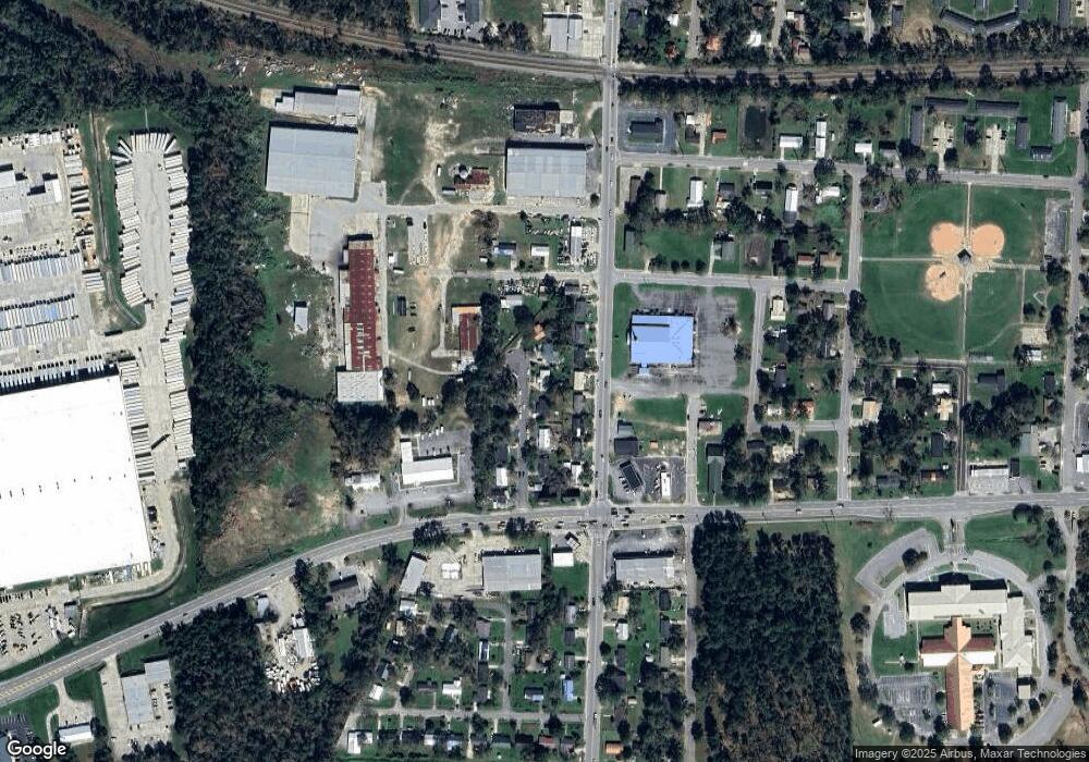 710 Kennedy Cir, Douglas, GA 31533 - photo 1