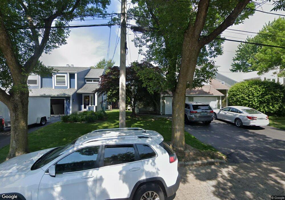 27 Arbor Dr unit 27, Providence, RI 02908 - photo 1