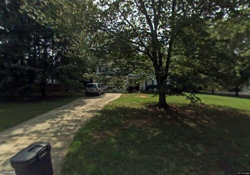 681 Yorkshire Dr, Marietta, GA 30068 - photo 1