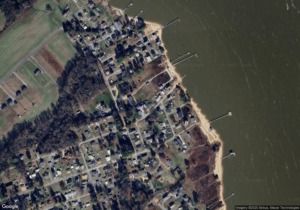 479 River Shore Dr, Dunnsville, VA 22454 - photo 1