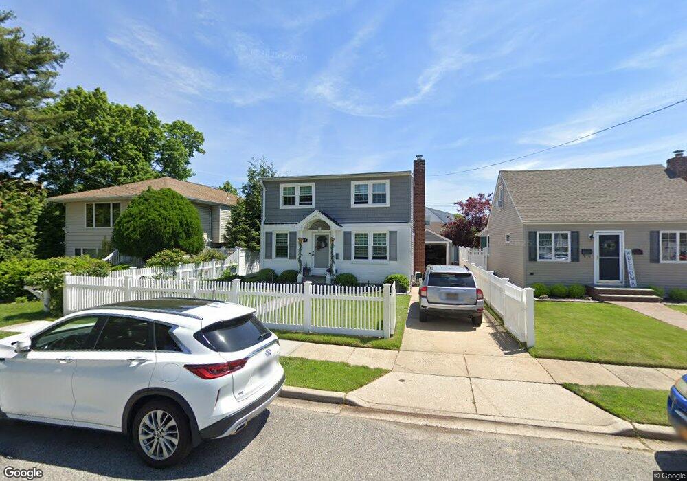 135 Kruze St, Franklin Square, NY 11010 - photo 1