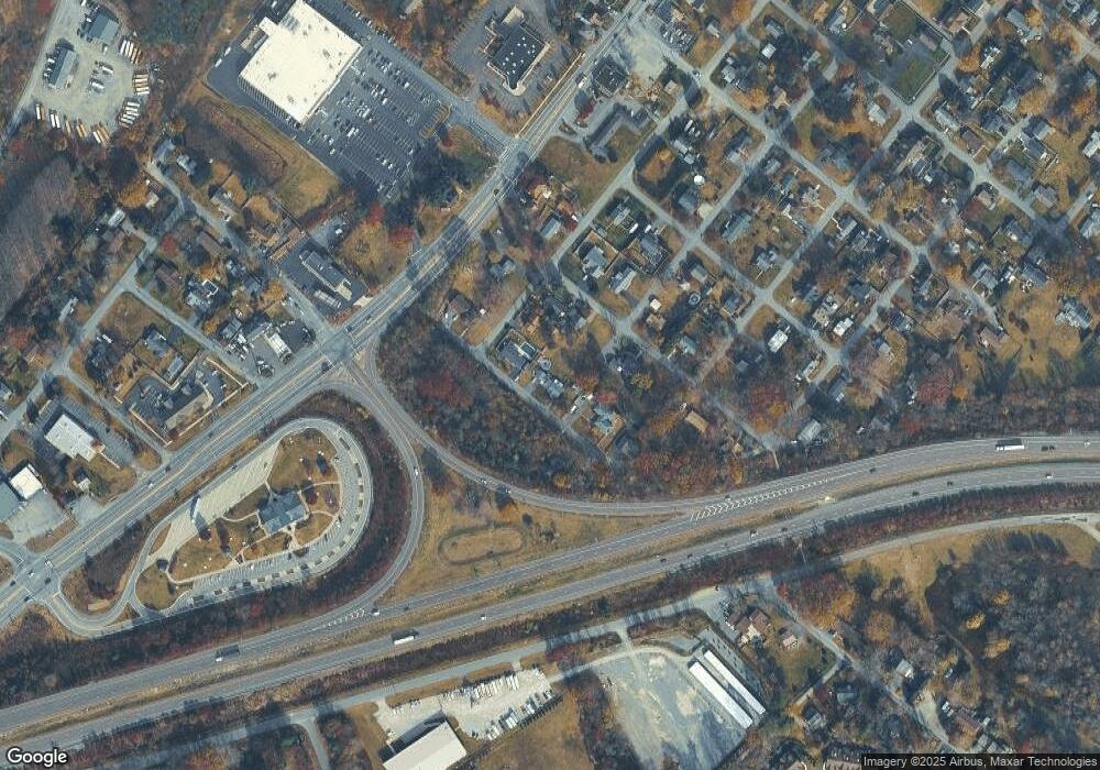 10 Mae Ln, Matamoras, PA 18336 - photo 1